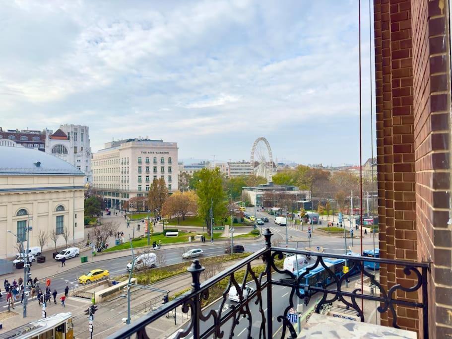 Premium Apartment By Hi - Central 2 Bedroom - Best View Budapeste Exterior foto